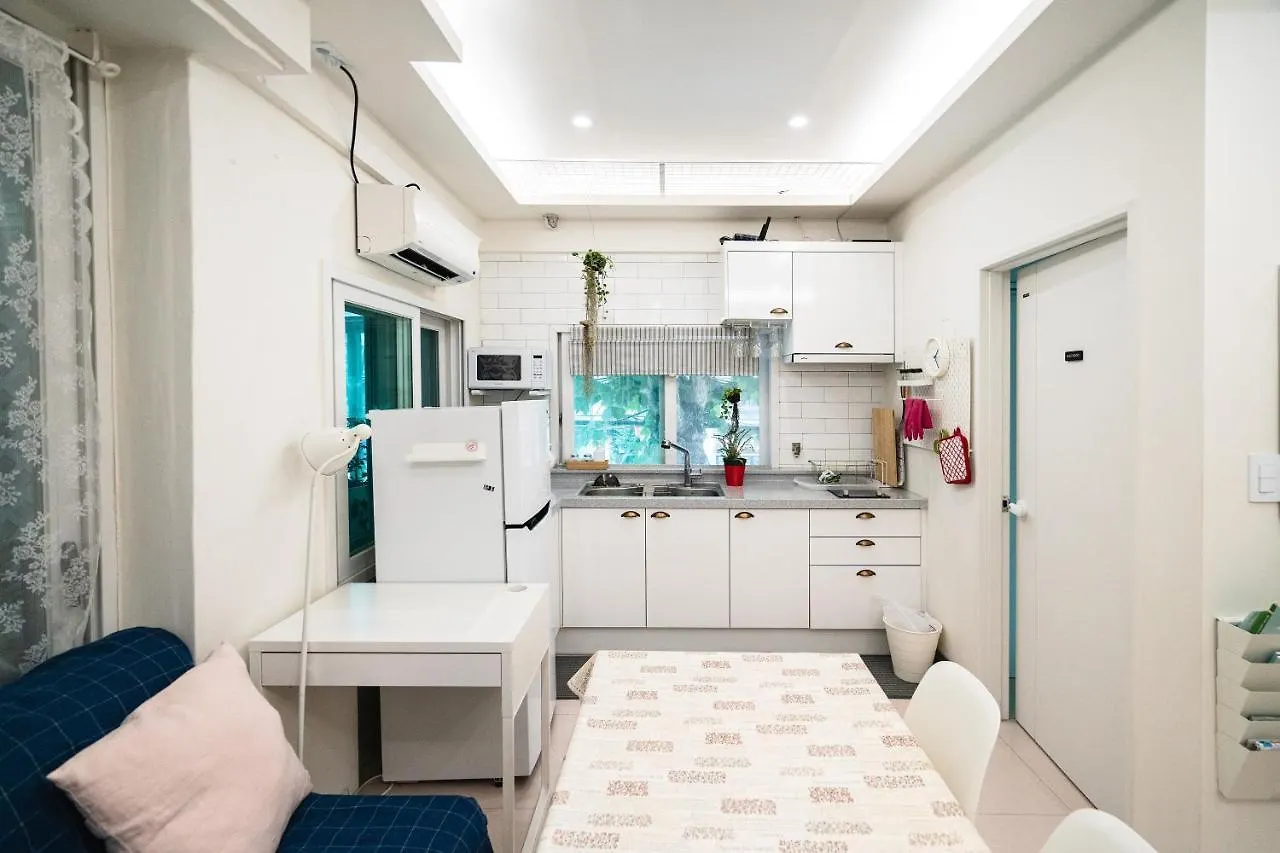 דירות סיאול Hongdae Helen'S House 0*,